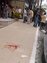 Mulher é baleada em “saidinha de banco”